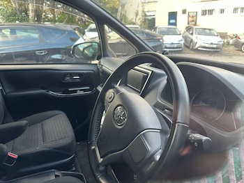 Used Toyota Voxy 2019 for sale - 76199710: Photo