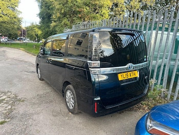 Used Toyota Voxy 2019 for sale - 76199710: Photo