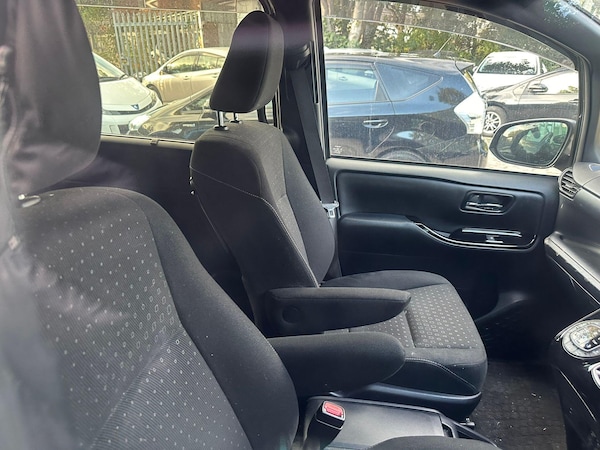 Used Toyota Voxy 2025 for sale - 76199710: Photo 5