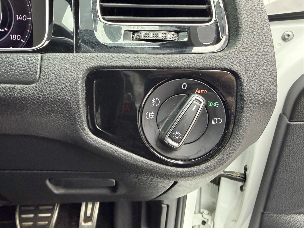 Used Volkswagen Golf 2019 for sale - 76396341: Photo 19