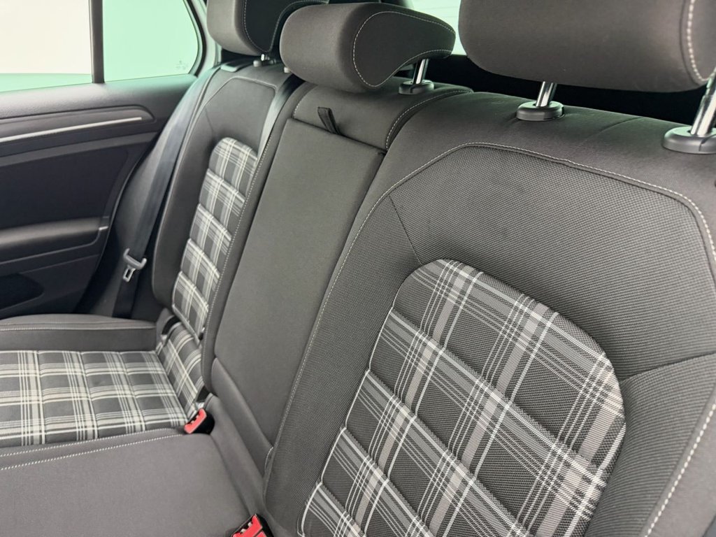 Used Volkswagen Golf 2019 for sale - 76396341: Photo 32