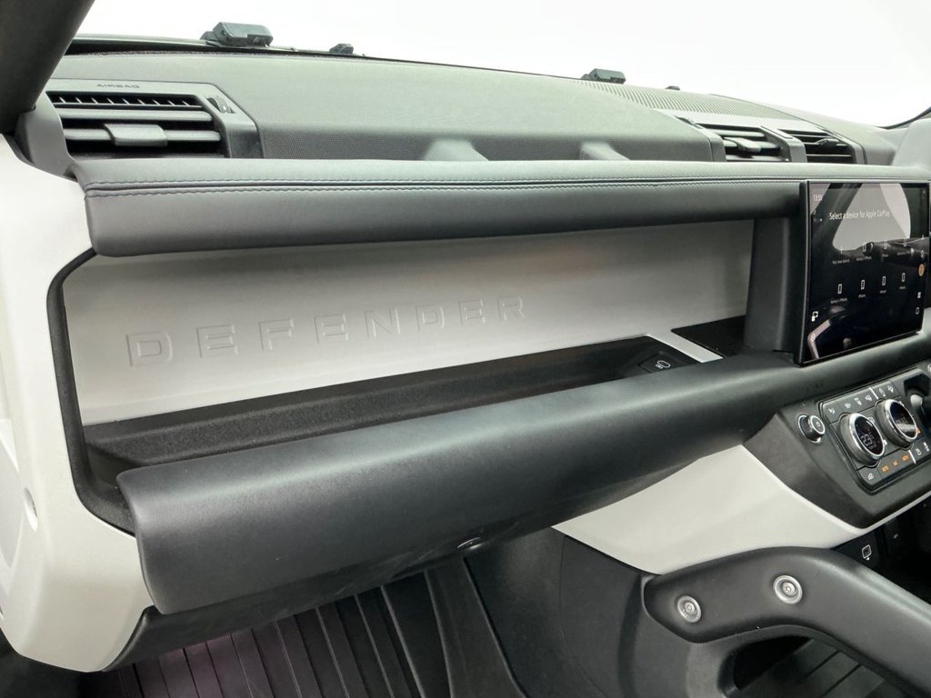 Used Land Rover Defender 2022 for sale - 78044893: Photo 32