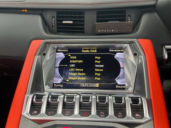 Used Lamborghini Aventador 2015 for sale - 76147752: Photo 15