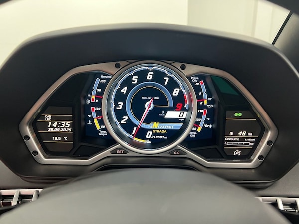 Used Lamborghini Aventador 2015 for sale - 76147752: Photo 19
