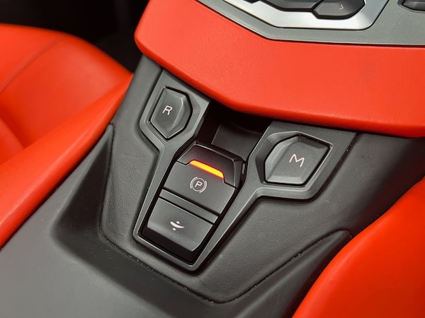Used Lamborghini Aventador 2015 for sale - 76147752: Photo 38
