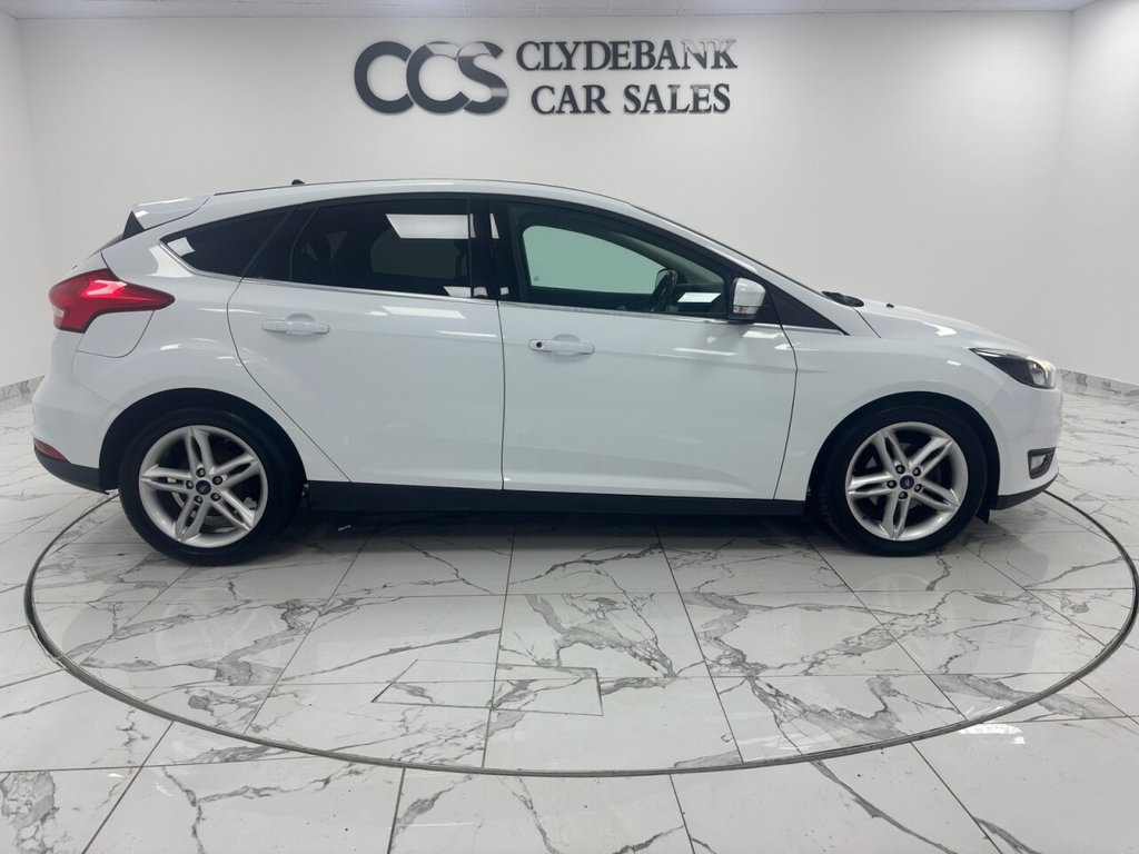 Used Ford Focus 2017 for sale - 76751405: Photo 2