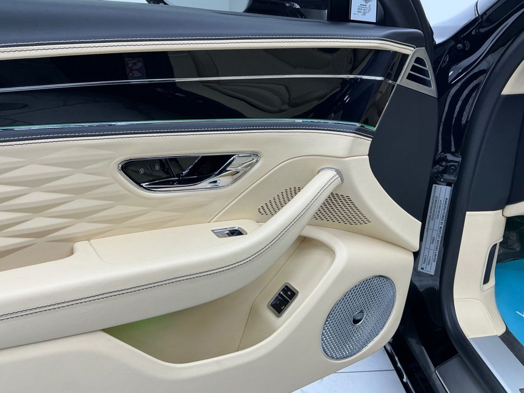Used Bentley Flying Spur 2021 for sale - 78201023: Photo 38