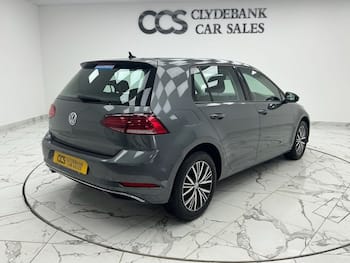 Used Volkswagen Golf 2018 for sale - 79642758: Photo