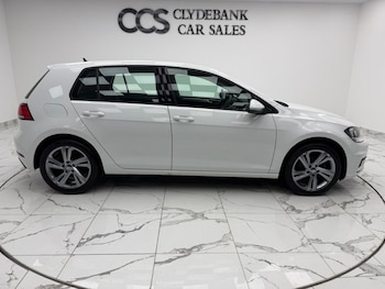 Used Volkswagen Golf 2018 for sale - 76962406: Photo