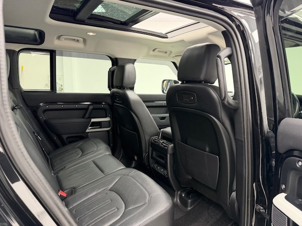 Used Land Rover Defender 2021 for sale - 76245316: Photo 17