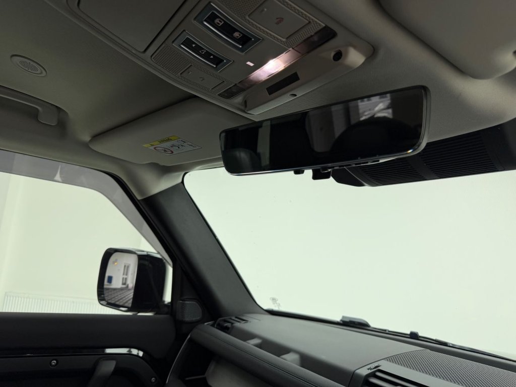 Used Land Rover Defender 2021 for sale - 76245316: Photo 19