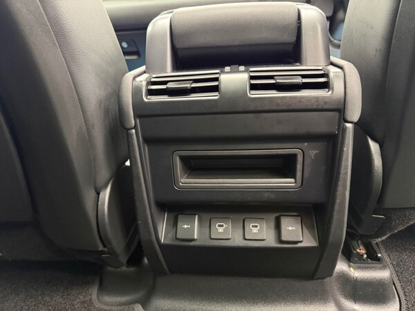 Used Land Rover Defender 2021 for sale - 76245316: Photo 22