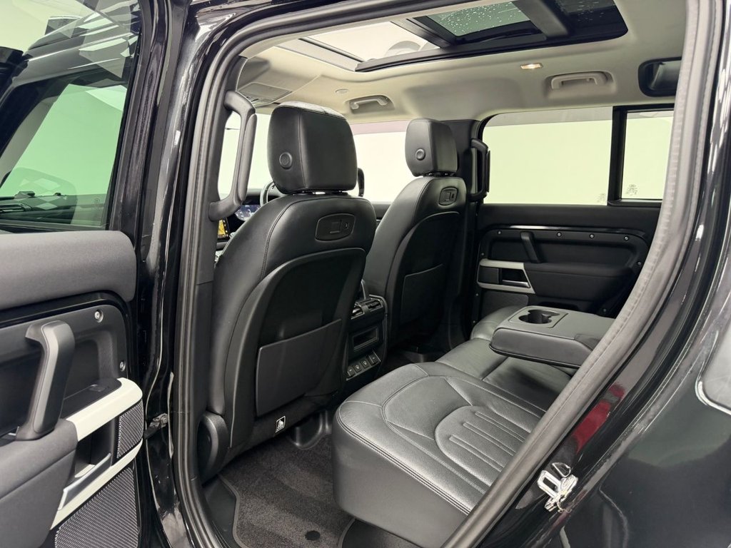 Used Land Rover Defender 2021 for sale - 76245316: Photo 31