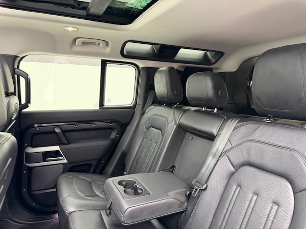 Used Land Rover Defender 2021 for sale - 76245316: Photo 40