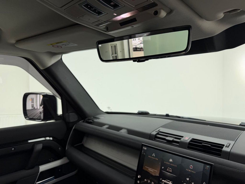 Used Land Rover Defender 2021 for sale - 76245316: Photo 8