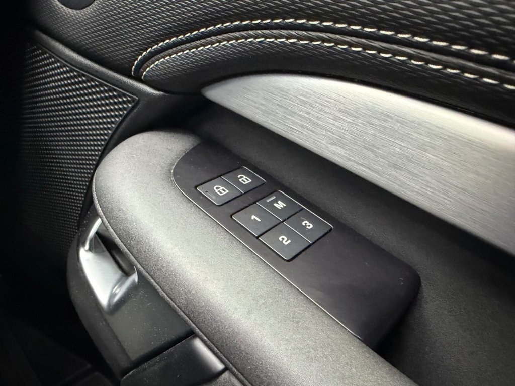 Used Land Rover Discovery 2022 for sale - 76841238: Photo 17