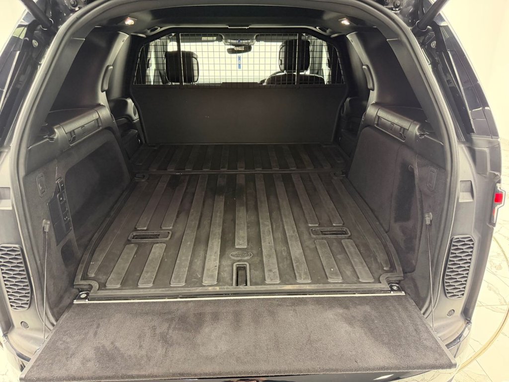 Used Land Rover Discovery 2022 for sale - 76841238: Photo 27