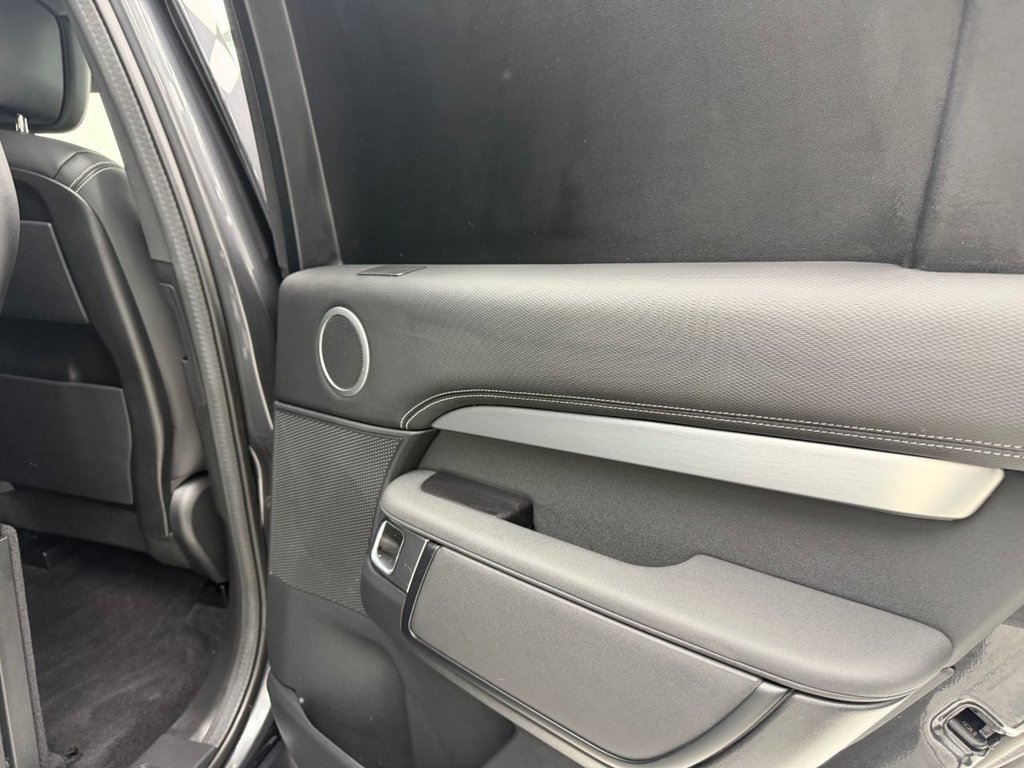 Used Land Rover Discovery 2022 for sale - 76841238: Photo 29