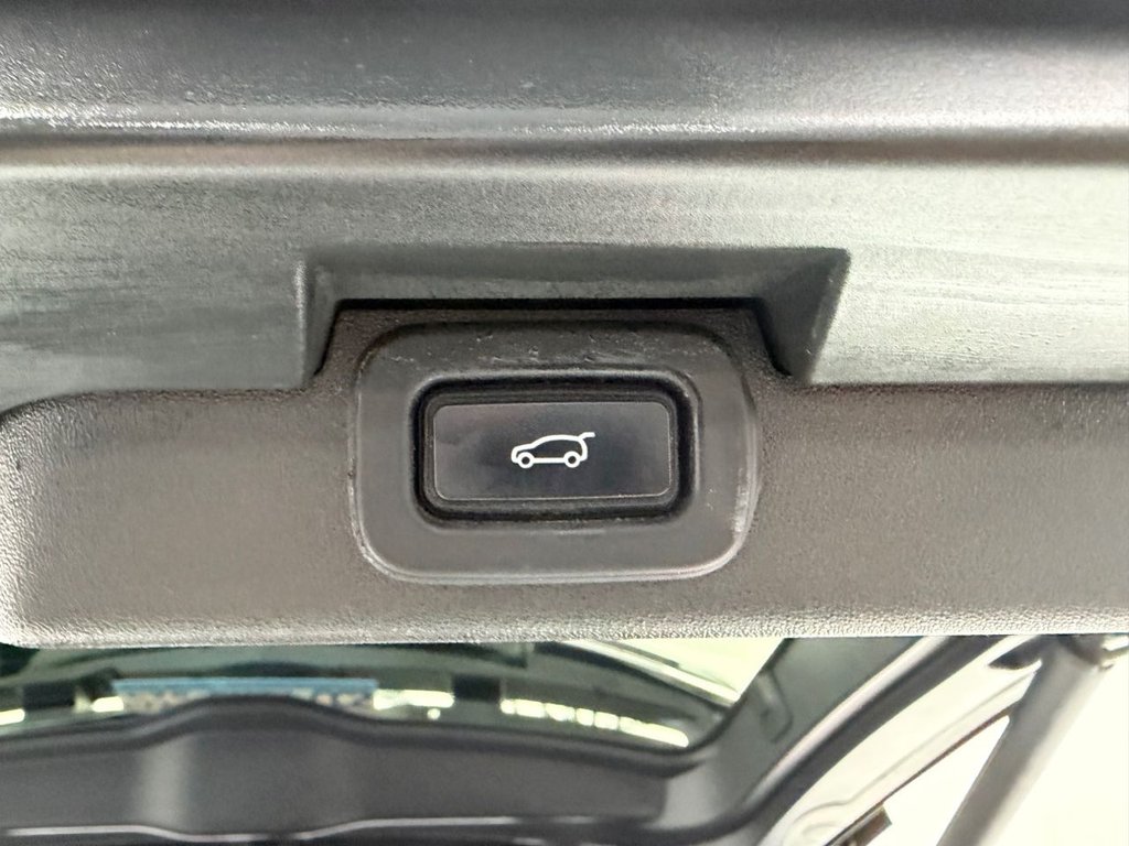 Used Land Rover Discovery 2022 for sale - 76841238: Photo 34