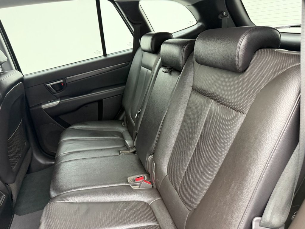 Used Hyundai Santa Fe 2012 for sale - 76406896: Photo 30