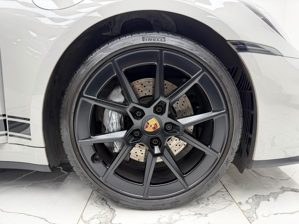 Used Porsche 911 2025 for sale - 76510162: Photo 16