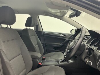 Used Volkswagen Golf 2018 for sale - 78256609: Photo