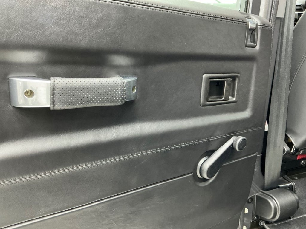 Used Land Rover Defender 2016 for sale - 77609288: Photo 31