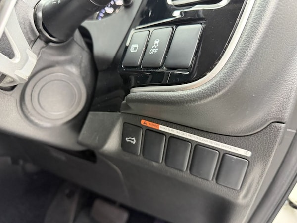 Used Mitsubishi Outlander 2018 for sale - 76303594: Photo 17