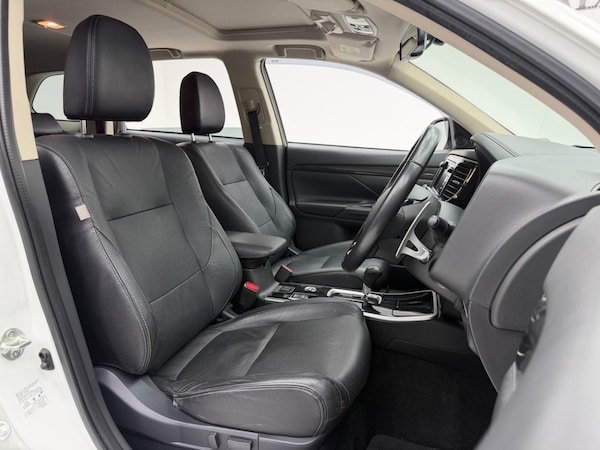 Used Mitsubishi Outlander 2018 for sale - 76303594: Photo 9