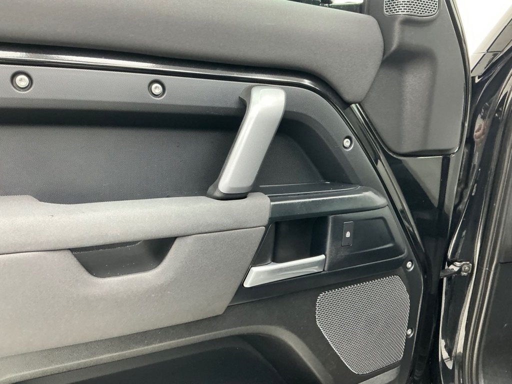 Used Land Rover Defender 2022 for sale - 77369572: Photo 26