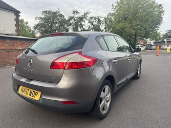 Used Renault Megane 2010 for sale - 75856377: Photo