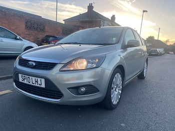 2010 (10) - 1.6 Titanium 5dr