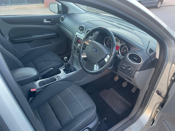 Used Ford Focus 2010 for sale - 76218026: Photo 7