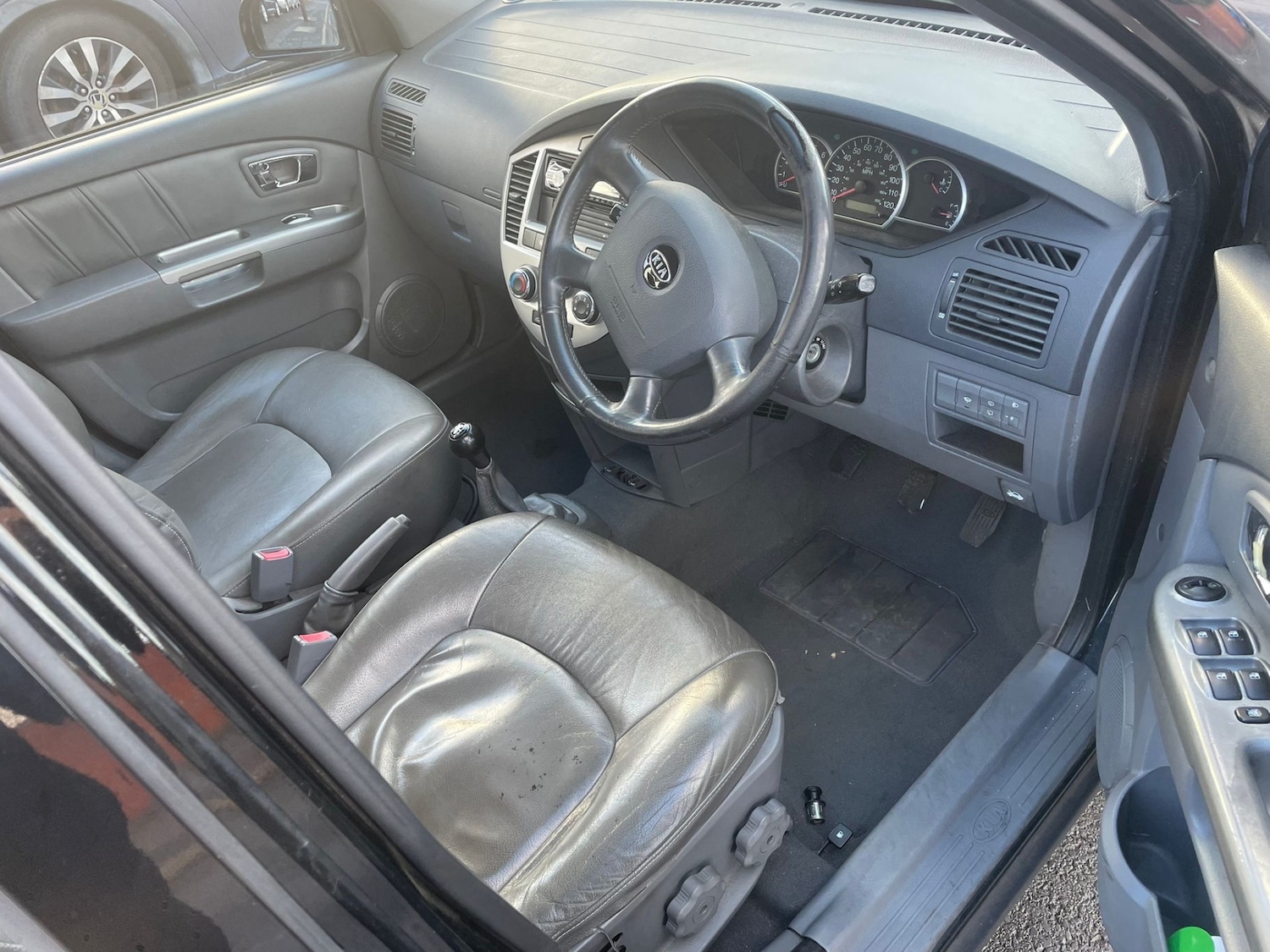 Used Kia Carens 2006 for sale - 76725965: Photo 7