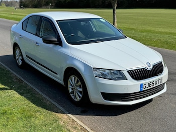 Used Skoda Octavia 2015 for sale - 76097289: Photo