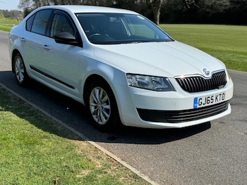 Used Skoda Octavia 2015 for sale - 76097289: Photo