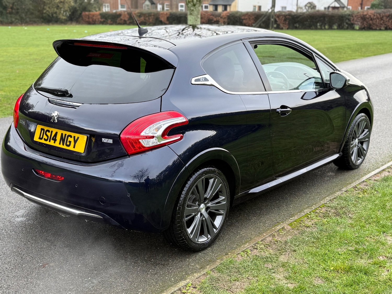 Used Peugeot 208 2014 for sale - 77381209: Photo 11