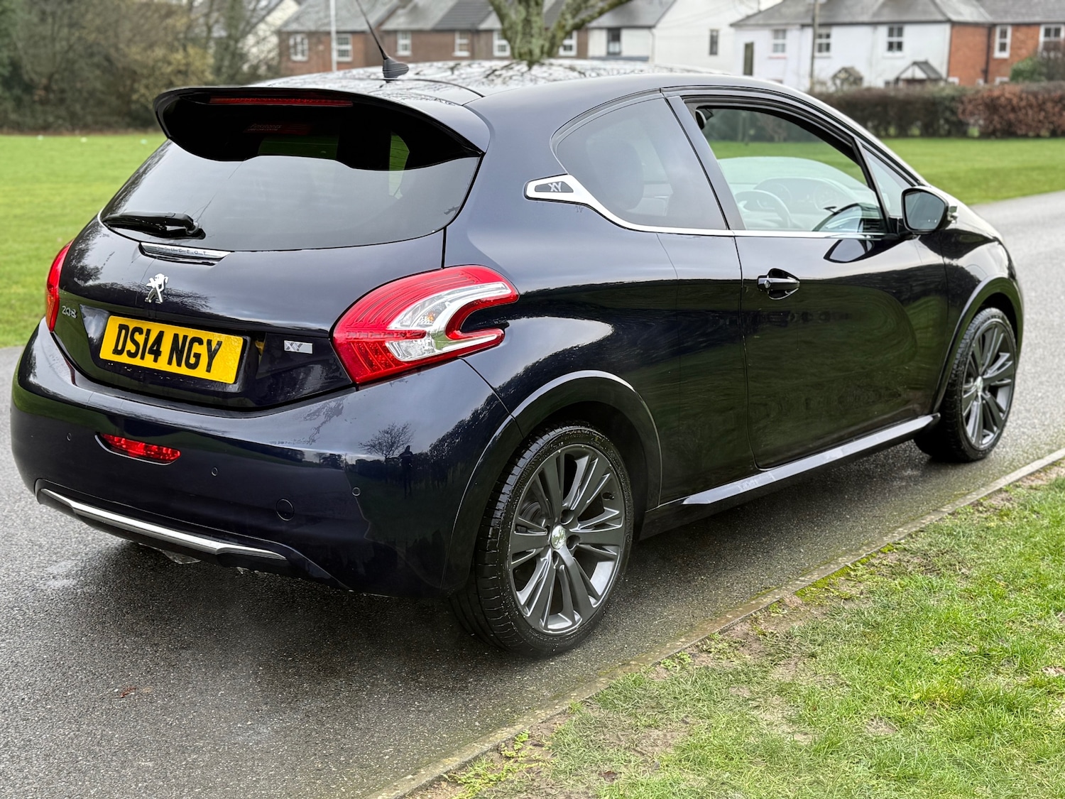 Used Peugeot 208 2014 for sale - 77381209: Photo 12