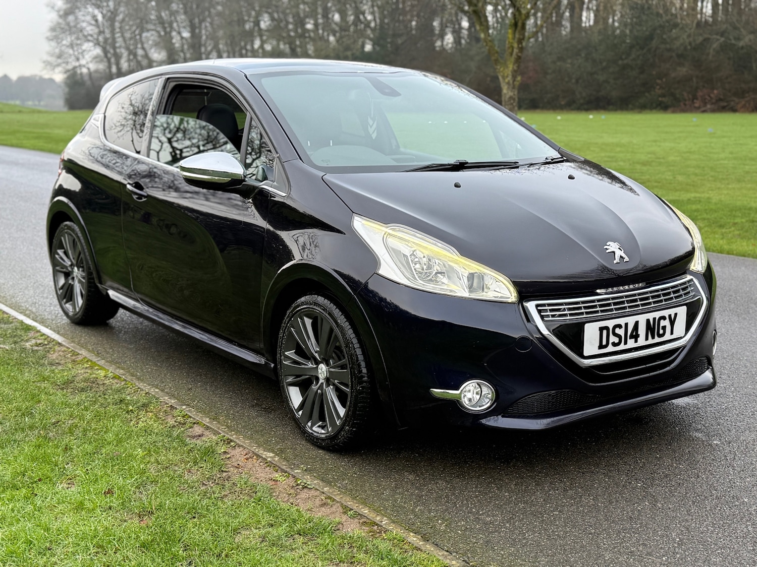 Used Peugeot 208 2014 for sale - 77381209: Photo 3