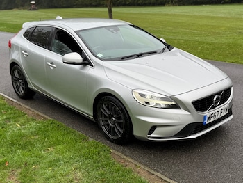 Used Volvo V40 2017 for sale - 75981796: Photo