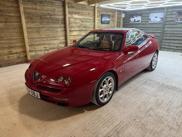 Used Alfa Romeo GTV 2004 for sale - 75706325: Photo 12