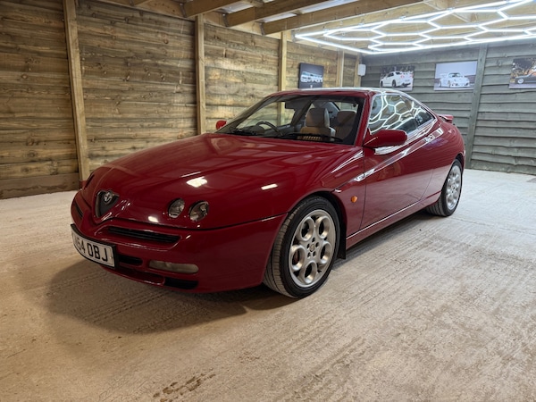 Used Alfa Romeo GTV 2004 for sale - 75706325: Photo 13