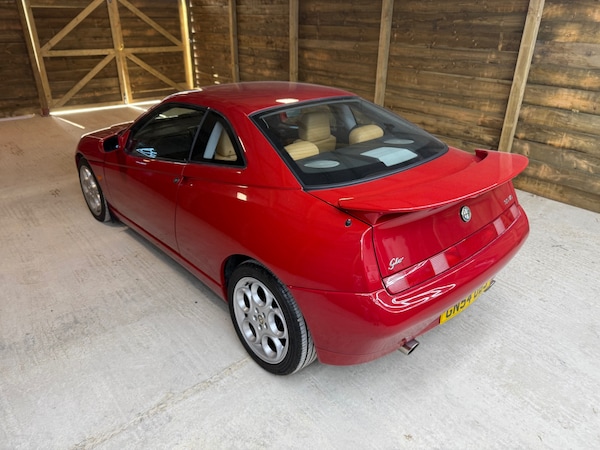Used Alfa Romeo GTV 2004 for sale - 75706325: Photo 14