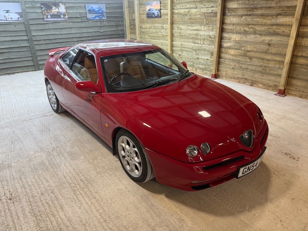 Used Alfa Romeo GTV 2004 for sale - 75706325: Photo 8