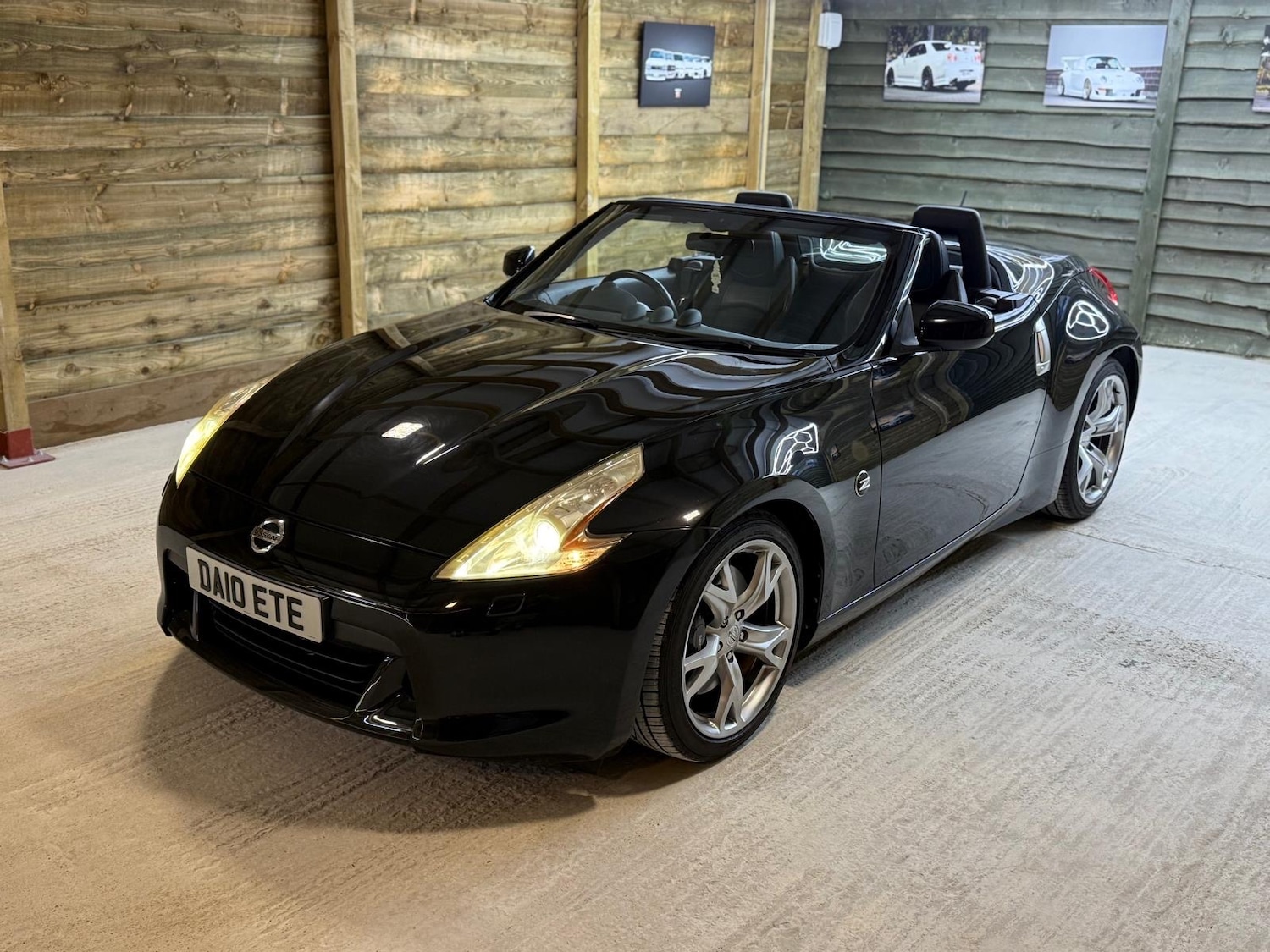 Used Nissan 370 Z 2010 for sale - 76428336: Photo 15