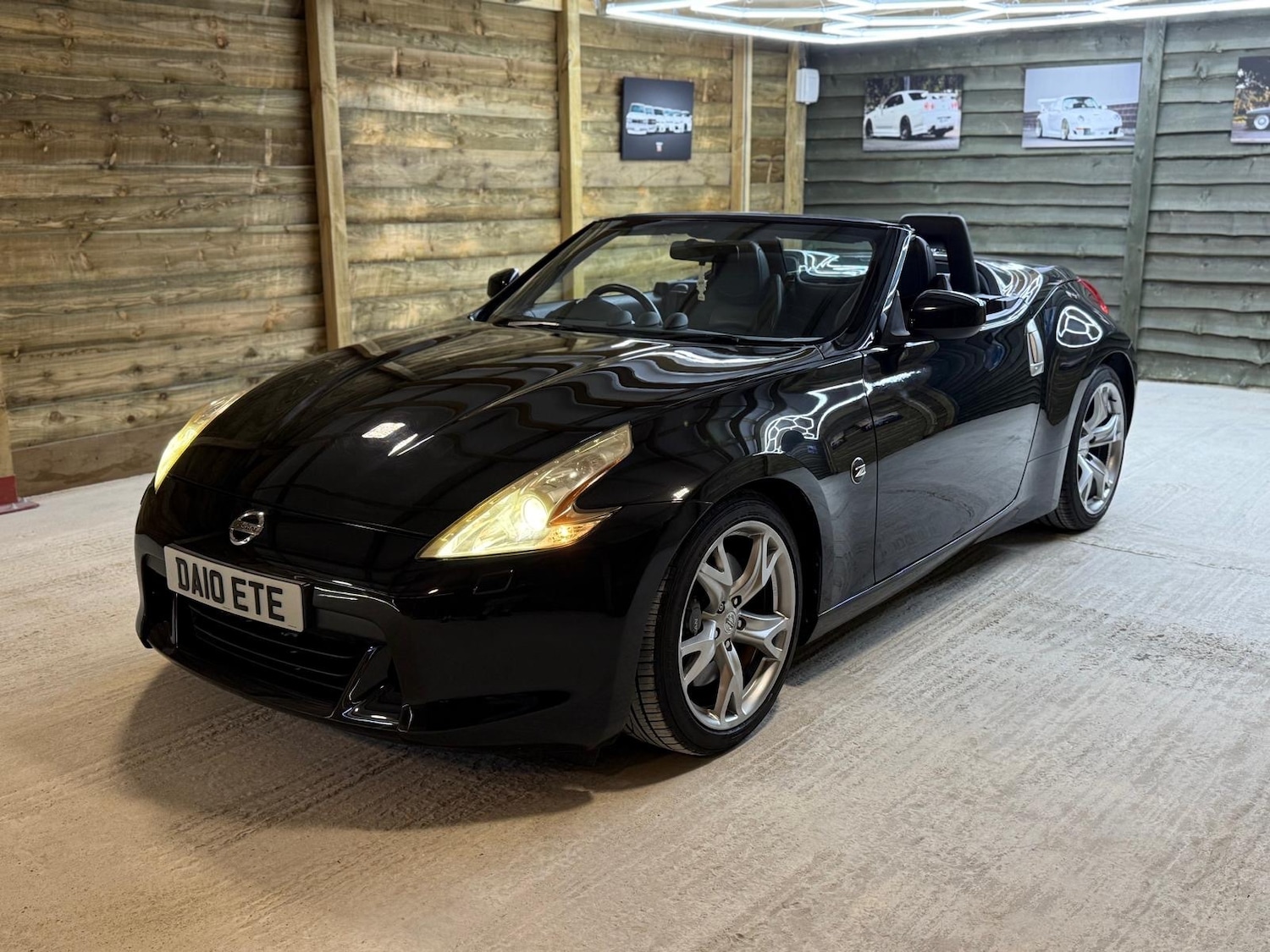 Used Nissan 370 Z 2010 for sale - 76428336: Photo 16