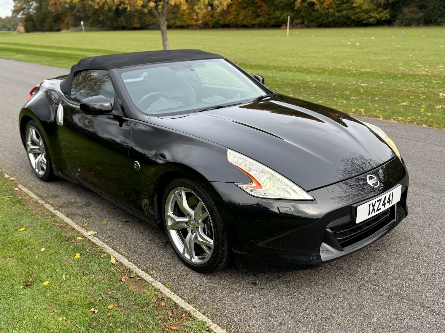 Used Nissan 370 Z 2010 for sale - 76428336: Photo 2