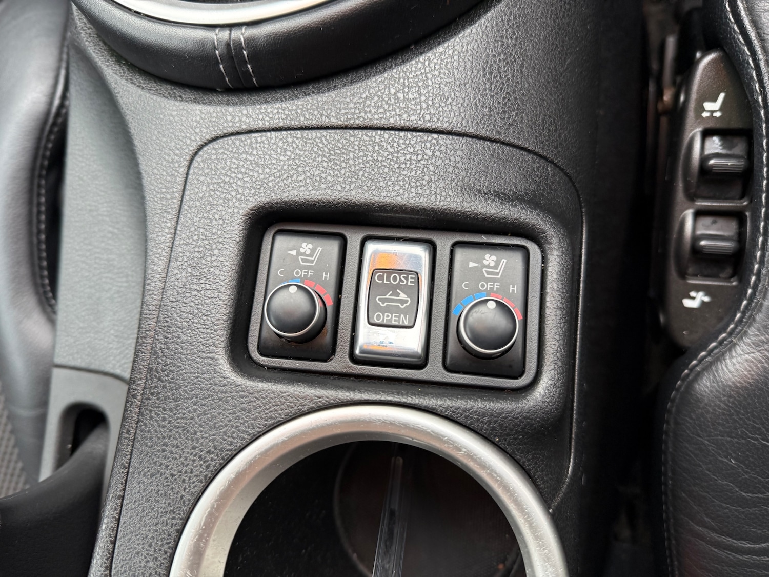 Used Nissan 370 Z 2010 for sale - 76428336: Photo 20