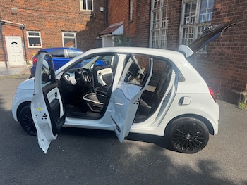 2019 (11) - EUROPEAN+LHD LEFT HAND DRIVE+2019 RENAULT TWINGO+AUTO+18k LOW MILES+COC 5-Door