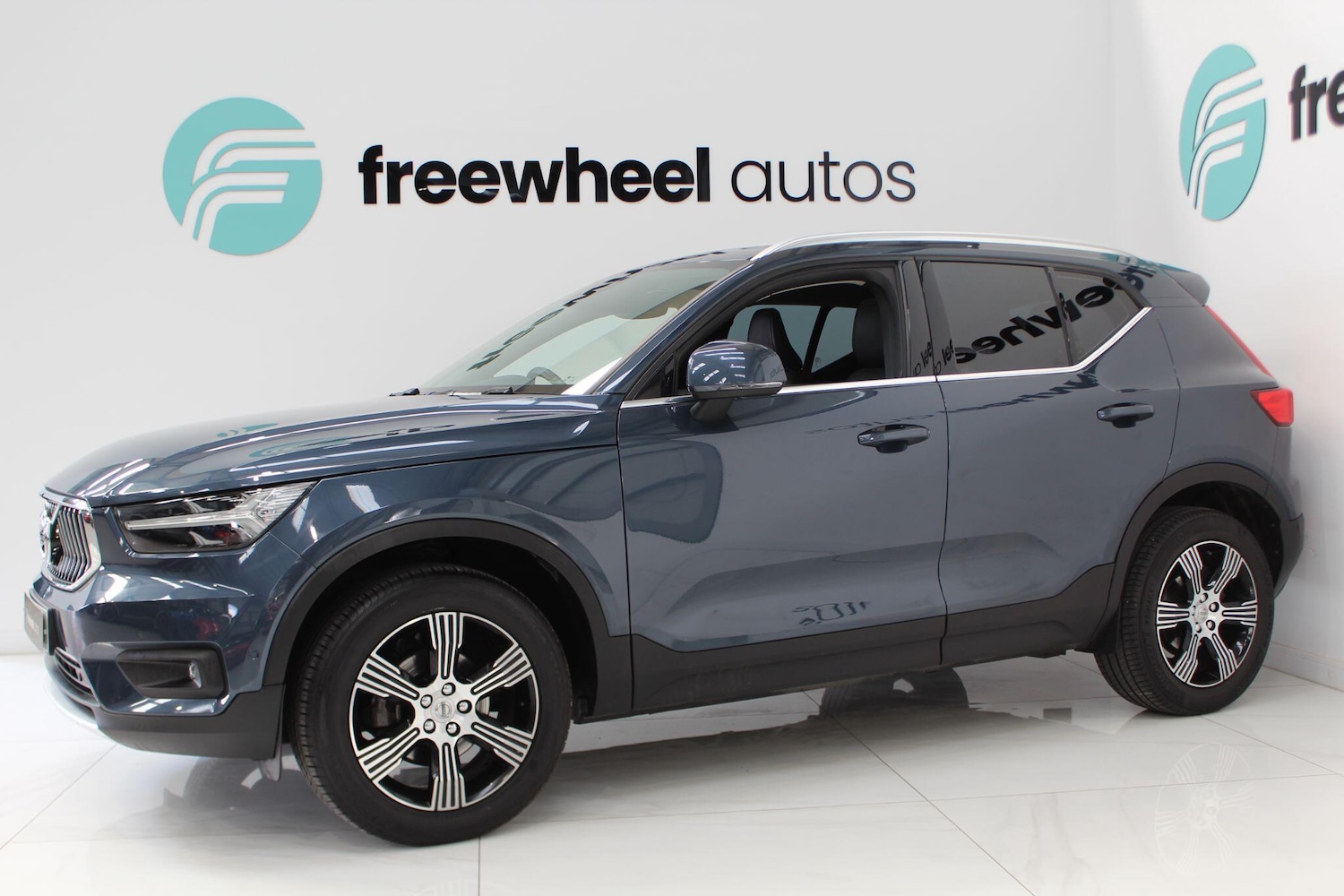 Used Volvo XC40 for sale - 77909789: Photo 3